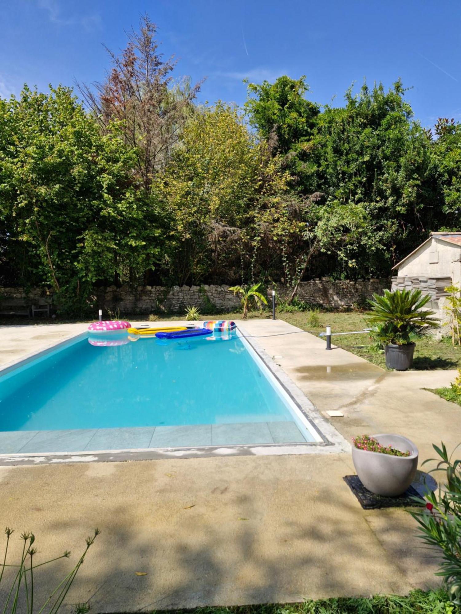 Villa Demeure En Pierre Avec Piscine Privee Etauliers Exterior foto